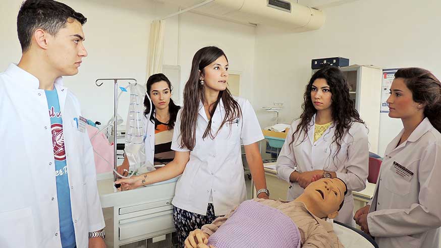 تحصیل پزشکی در دانشگاه خاور نزدیک